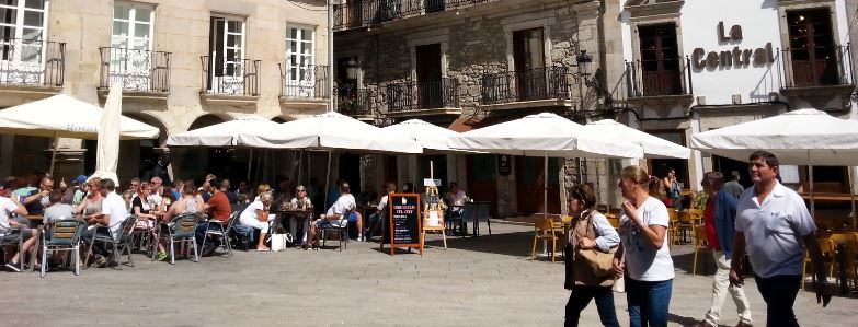 Hostelería: El 11 de mayo, solo terrazas y con capacidad reducida