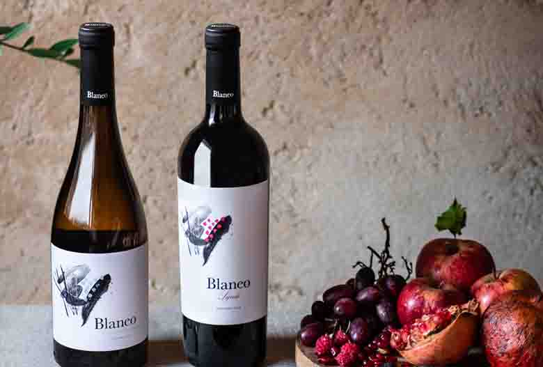 Pagos de Araiz lanza la nueva añada de su vino más premium, Blaneo Syrah 2018, que luce nueva imagen