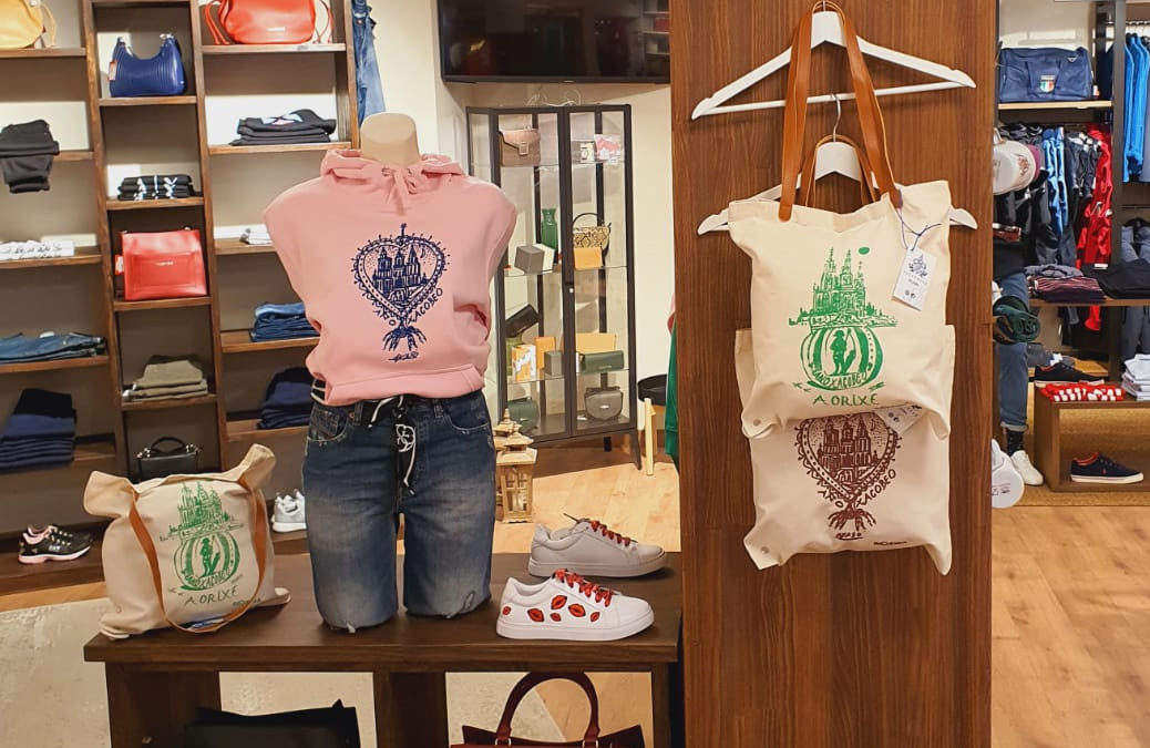 El merchandising de la ruta ‘A Orixe’ ya se puede adquirir en el Mercado da Pedra de Vigo